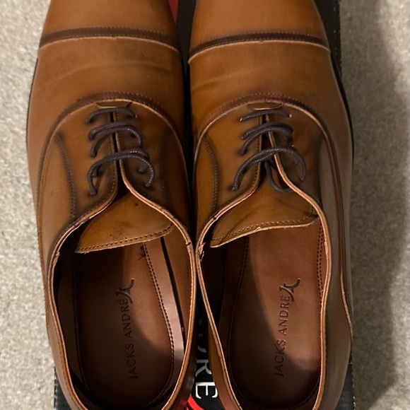 Elegant Tan Leather Men\'s Oxfords